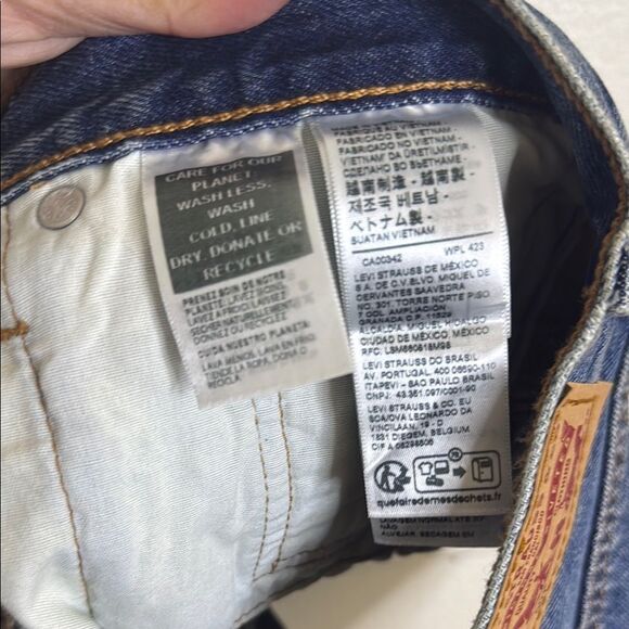 Levi's 501-Blue Distressed Denim Shorts size 34 - Picture 11 of 13